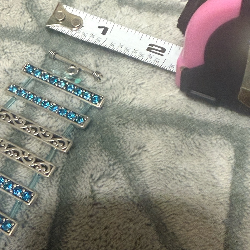 EUC Silver and Blue Crystal Toggle Bracelet - Picture 11 of 11